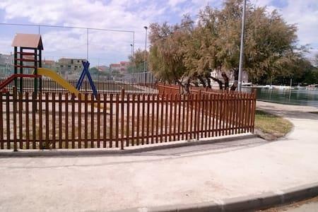 Pave Apartment Betina  Εξωτερικό φωτογραφία